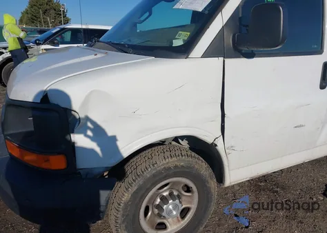 2017 Chevrolet Express 2500 Work Van из США, поврежденный, VIN 1GCWGBFF3H1200180